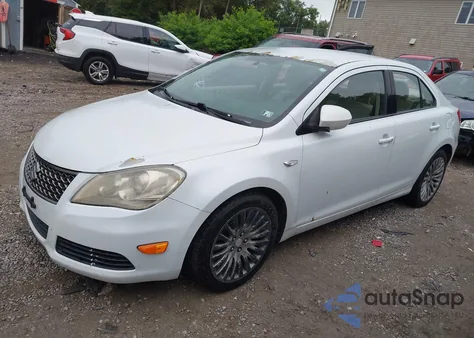 2011 Suzuki Kizashi Se z USA, uszkodzony, nr VIN JS2RF9A36B6110303
